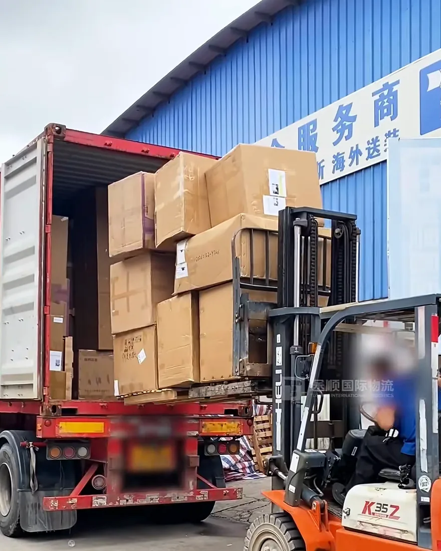 Container loading at the warehouse